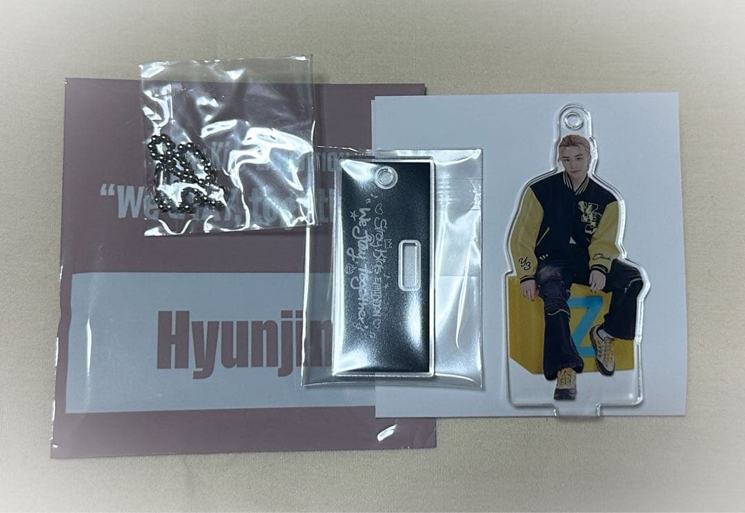 StrayKids/ヒョンジン/展覧会/ミニアクリルスタンド/TOYWORLD - メルカリ