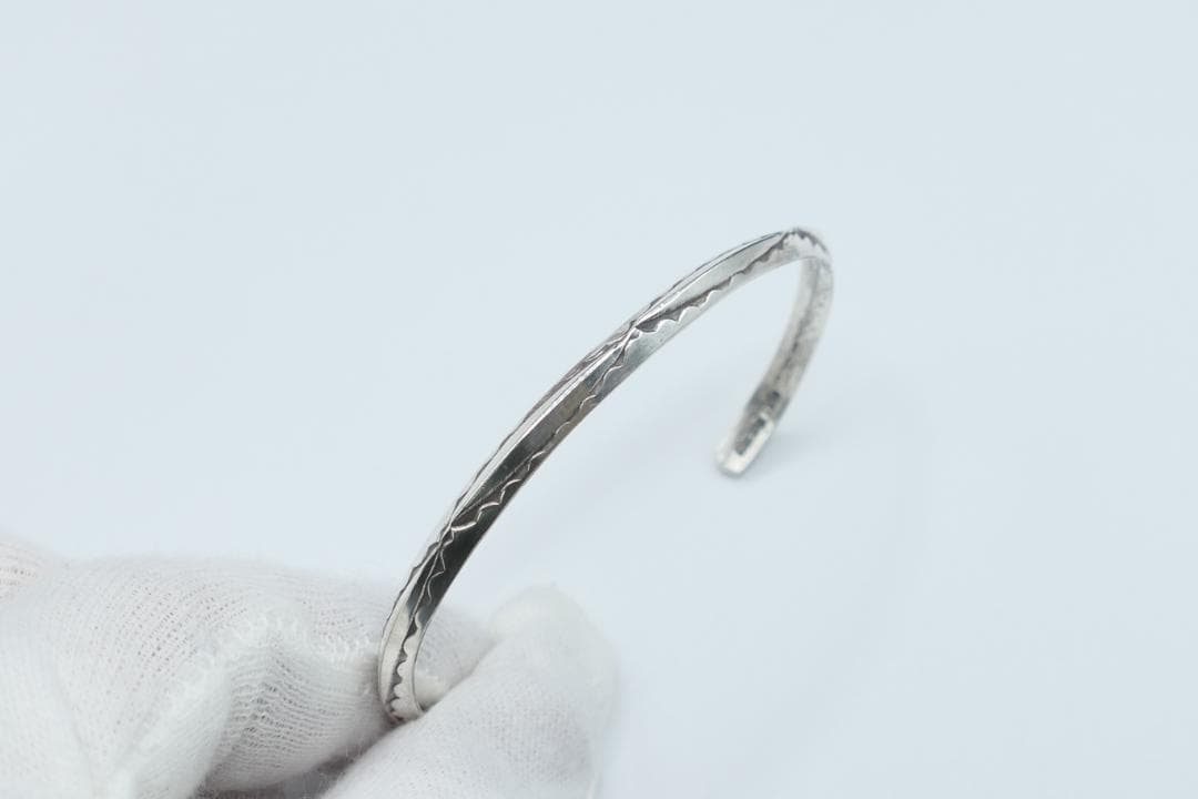 未使用　ナバホ　エレイン　タヘ　tahe　スタンプワーク　バングル　ブレスレット