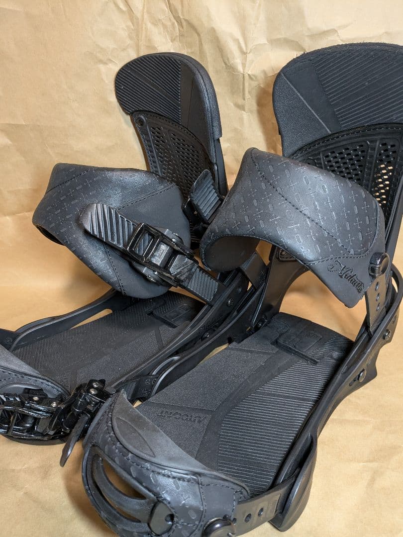 バートン BURTON Malavita スノーボードビンディング M