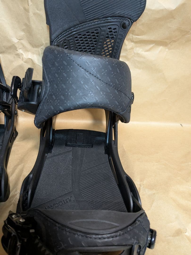 バートン BURTON Malavita スノーボードビンディング M