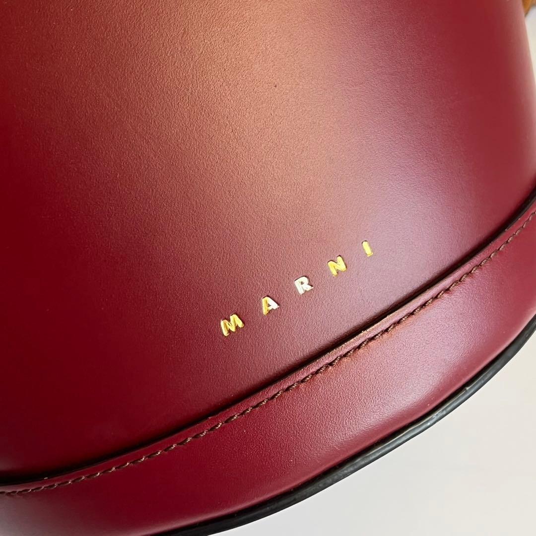 極美品✨　MARNI マルニ　ショルダーバッグ　バケツバッグ　レザー　赤系