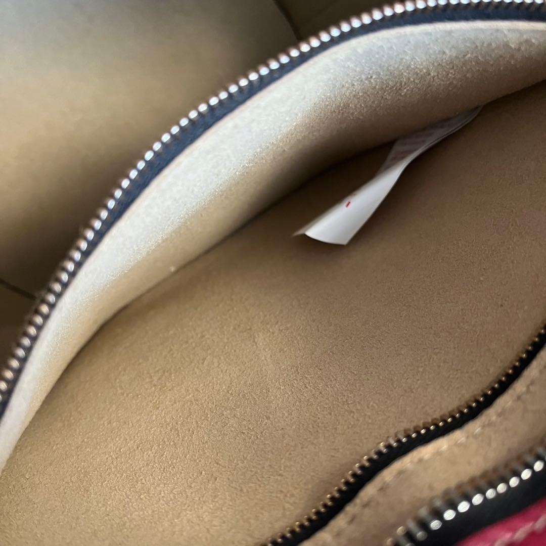 極美品✨　MARNI マルニ　ショルダーバッグ　バケツバッグ　レザー　赤系