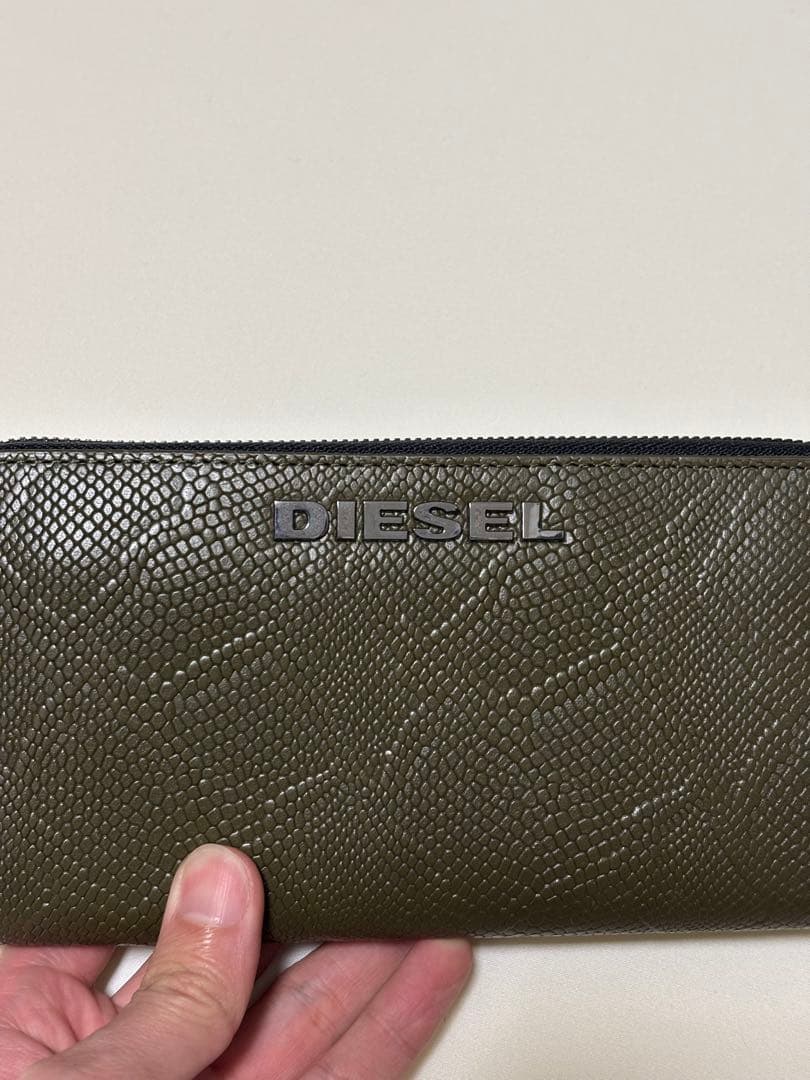 DIESEL 長財布 オリーブグリーン　蛇柄　パイソン　アーカイブ
