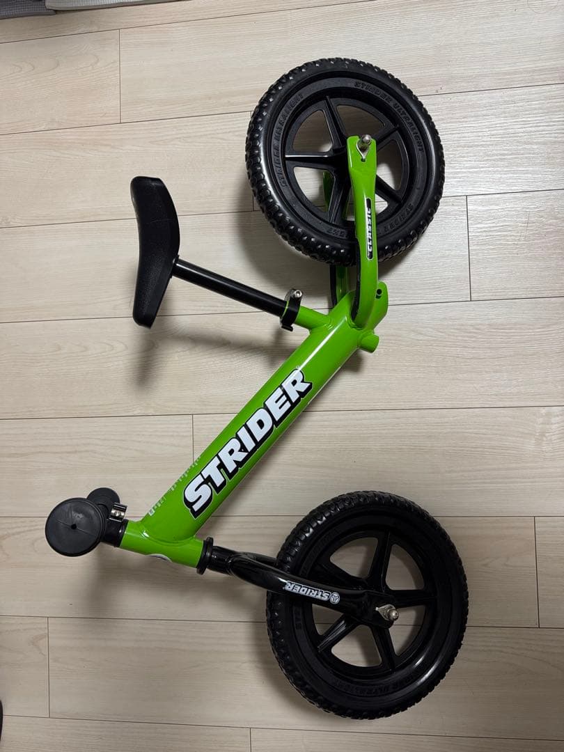STRIDER バランスバイク グリーン