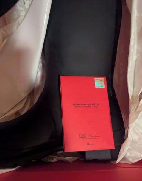 即発送☆☆2025.9月購入　新品箱入り　HUNTER ブーツ JPサイズ25