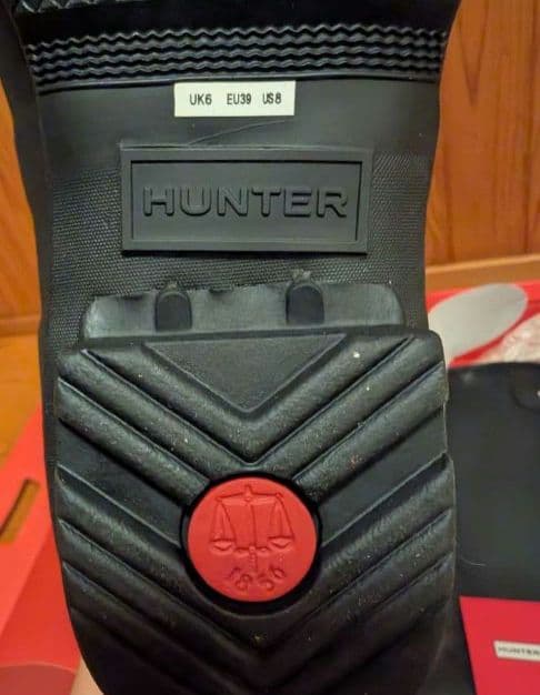 即発送☆☆2025.9月購入　新品箱入り　HUNTER ブーツ JPサイズ25