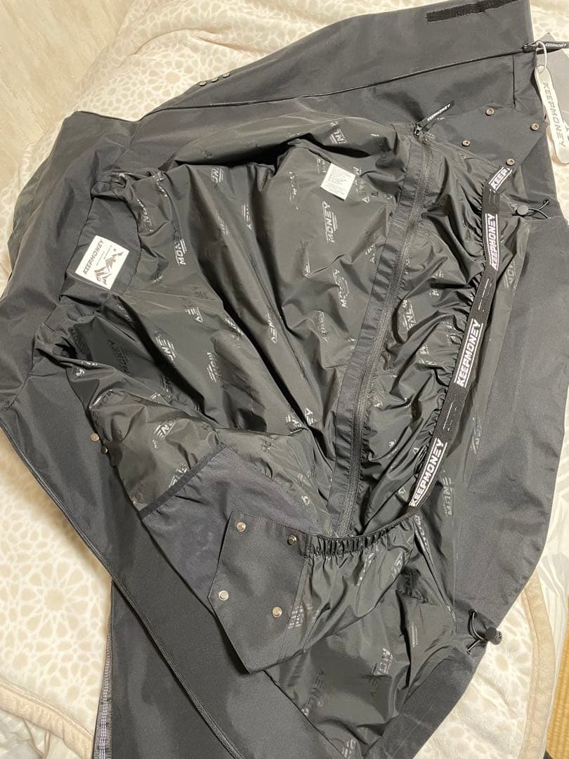 【日本非売品】スノボウェア　Mサイズ　新品