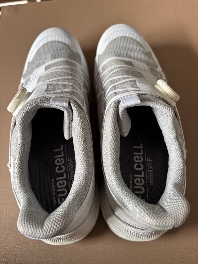 New Balance Fuellcell ゴルフシューズ グレー・ホワイト