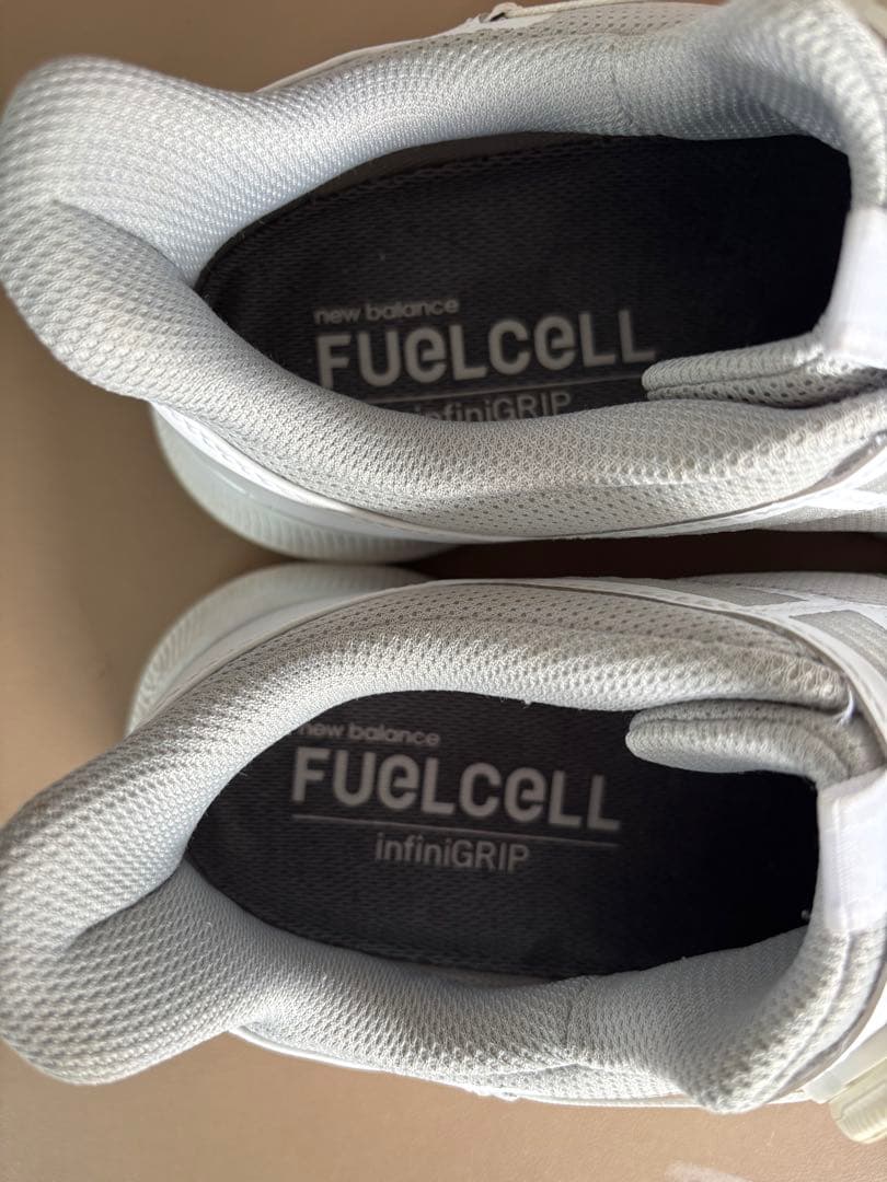 New Balance Fuellcell ゴルフシューズ グレー・ホワイト