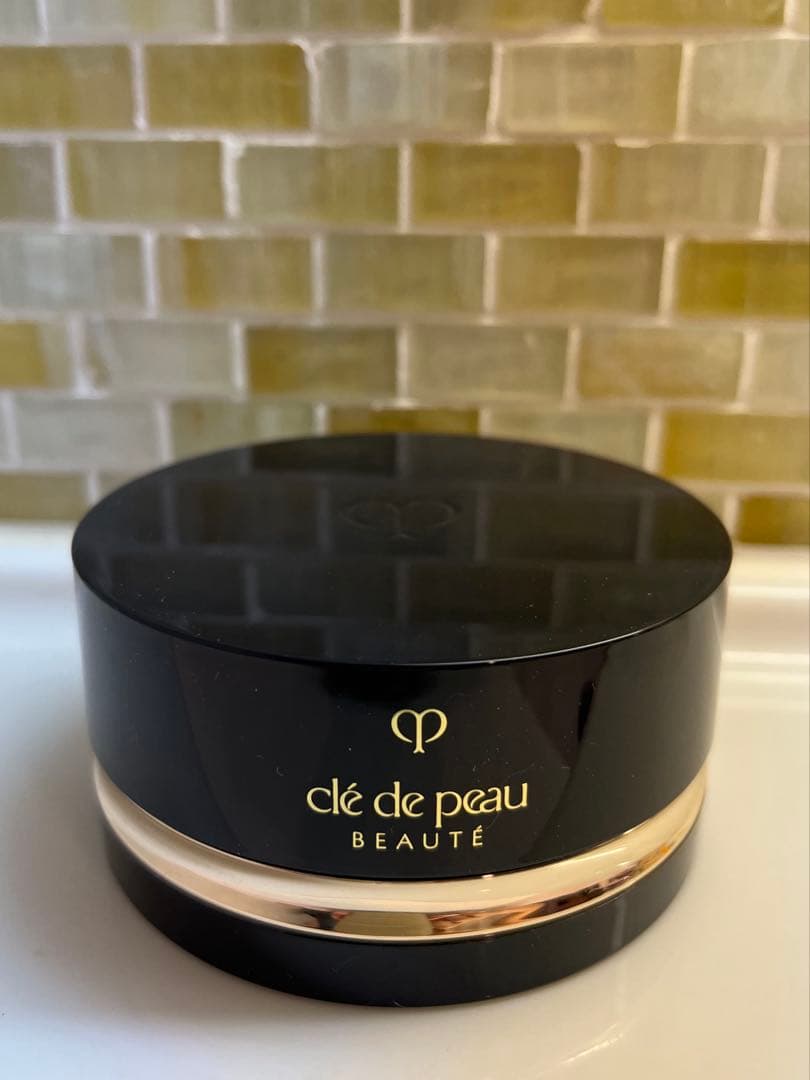 クレ・ド・ポーボーテ　プードルトランスパラントn M ♯2 ライトミディアム