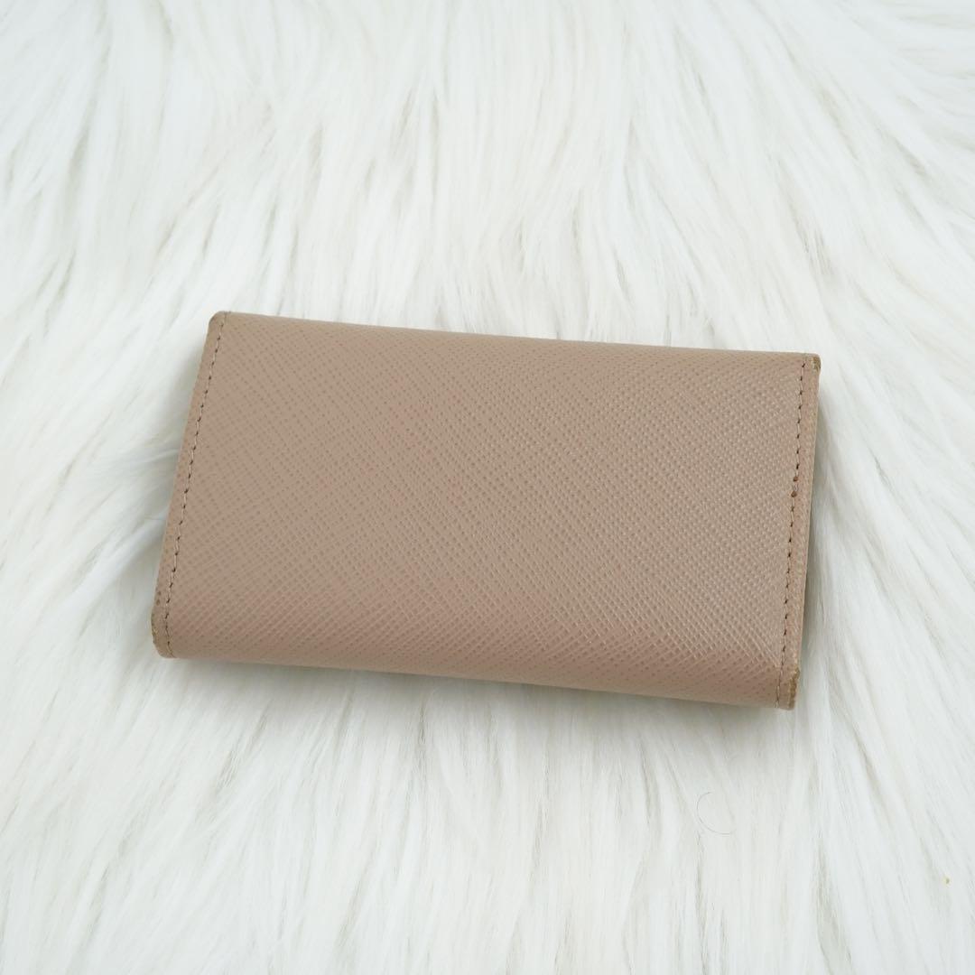 極美品　箱付き　PRADA プラダ　キーケース　サフィアーノ　ベージュ　希少