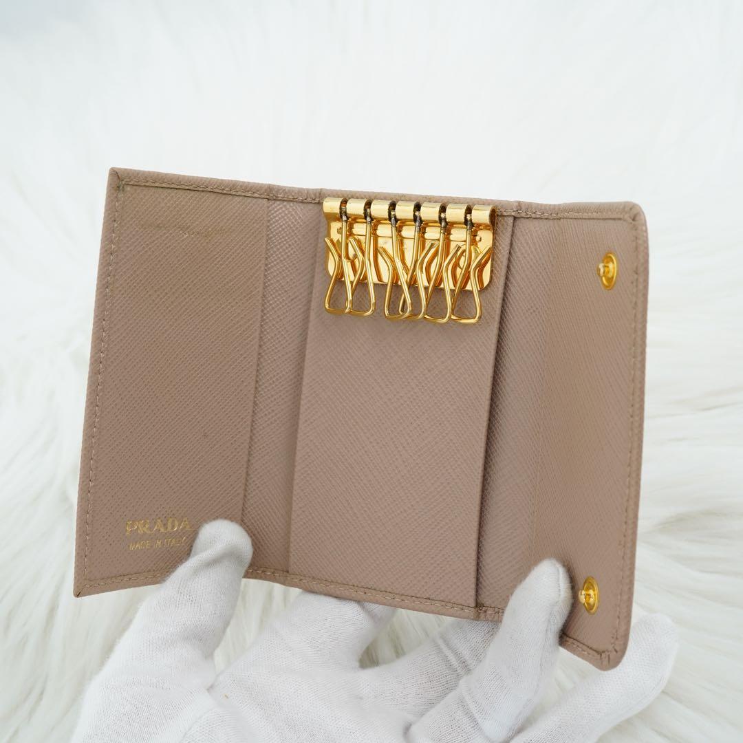 極美品　箱付き　PRADA プラダ　キーケース　サフィアーノ　ベージュ　希少