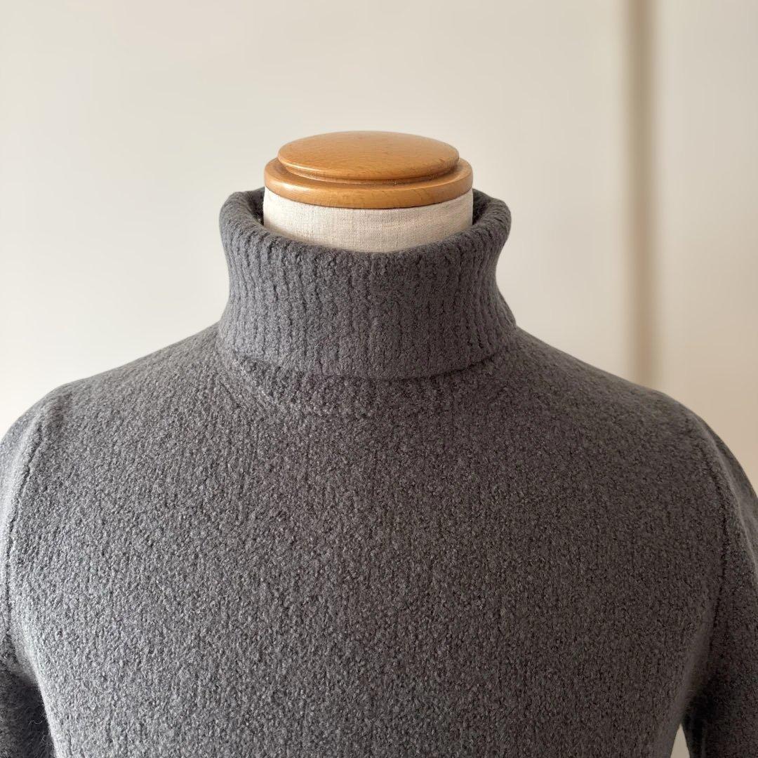 グランサッソ／タートルネックニット／ミドルゲージ／グレー／50