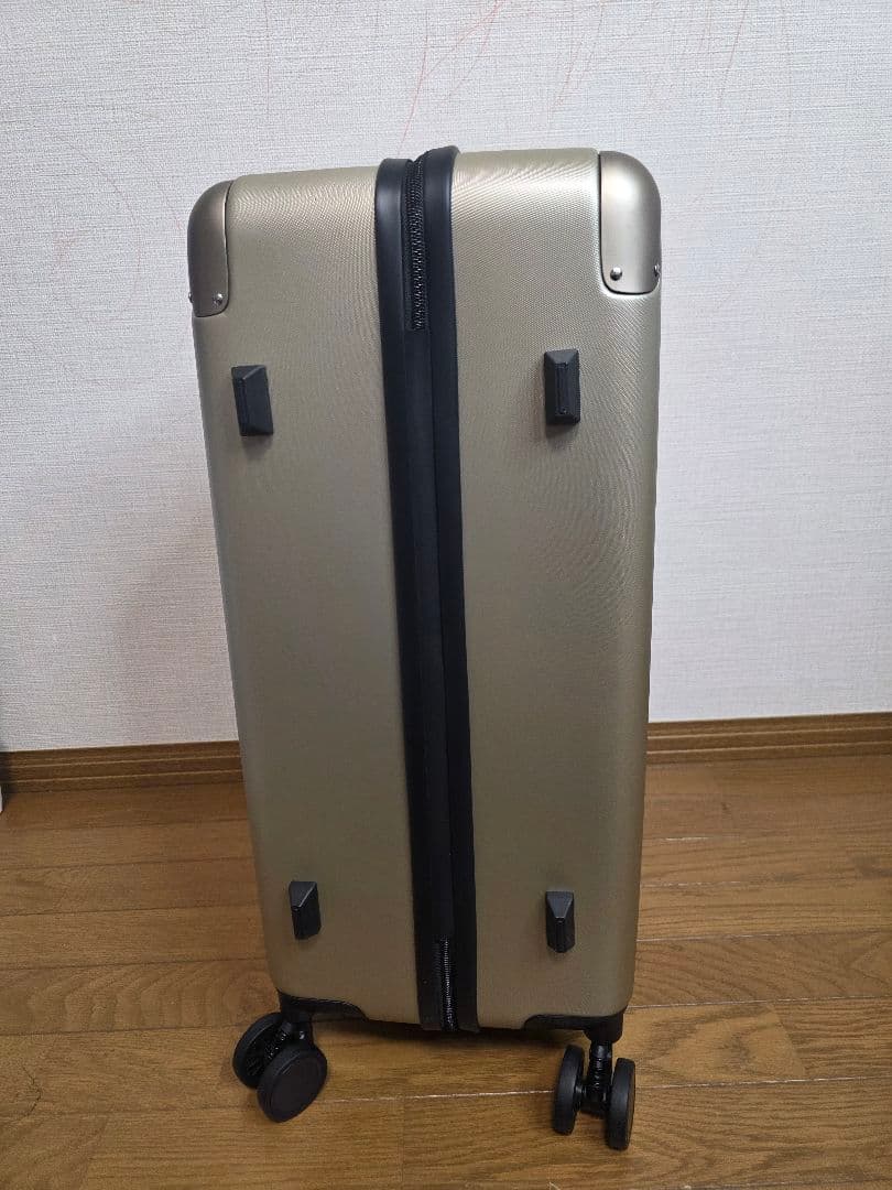 新品/未使用 MAIMOスーツケース　ゴールド　Mサイズ