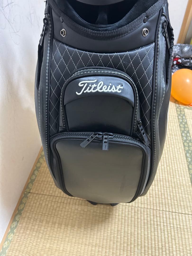 つ　Titleist ツアーキャディバッグ ヘッドカバー、おまけ付き