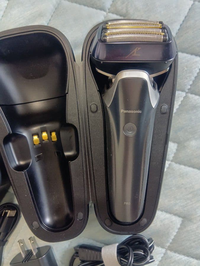 パナソニック最高峰深剃り 6枚刃 ES-LS9CX-K充電ケース 新品未使用❣️