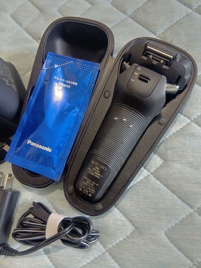 パナソニック最高峰深剃り 6枚刃 ES-LS9CX-K充電ケース 新品未使用❣️