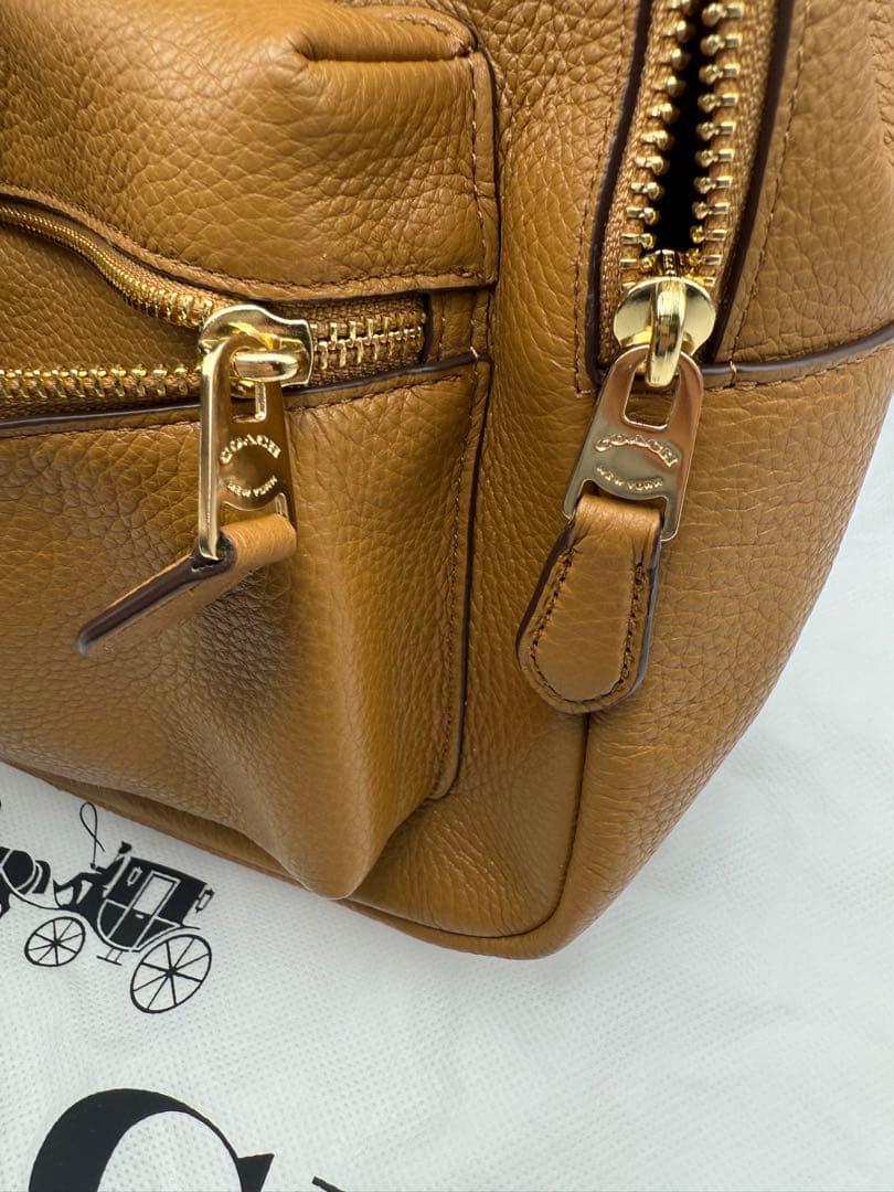 コーチ　ミディアム　チャーリー　バックパック　リュック　F30550