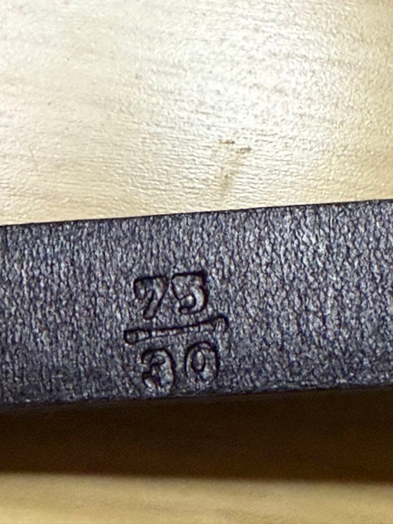 【PRADA プラダ】レザーベルト ロゴバックル シルバー 75/30 イタリア