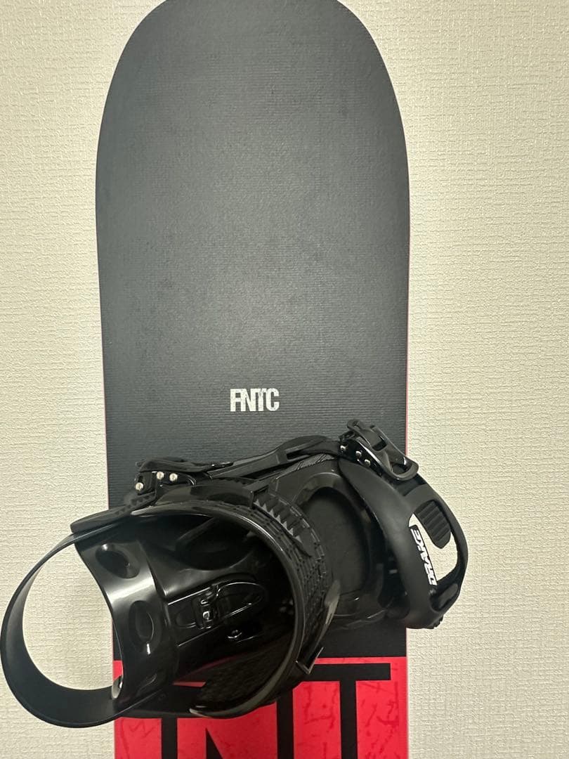 FNTC TNT スノーボード ビンディング付き