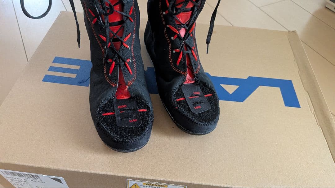 ATOMIC STI 130 25.0〜25.5cm