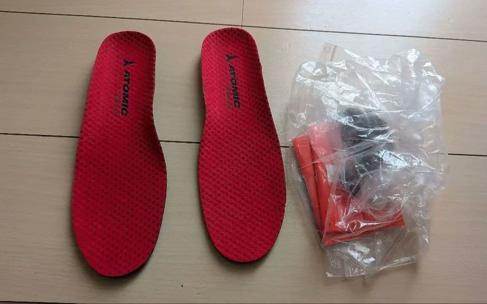 ATOMIC STI 130 25.0〜25.5cm