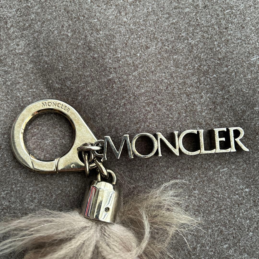 MONCLER ファーチャーム非売品 - メルカリ