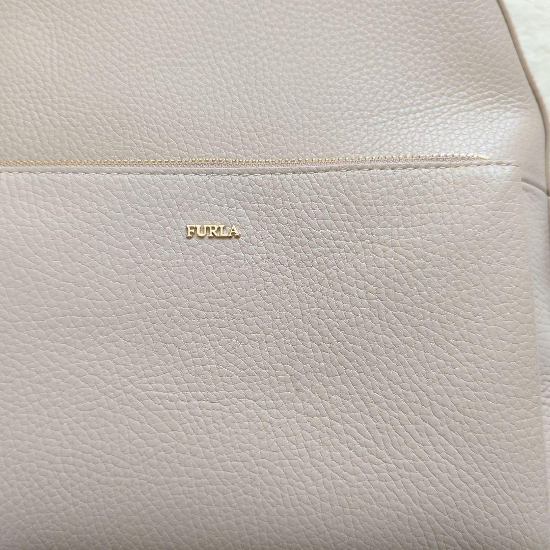 美品　フルラ　レザーリュック　ベージュ系