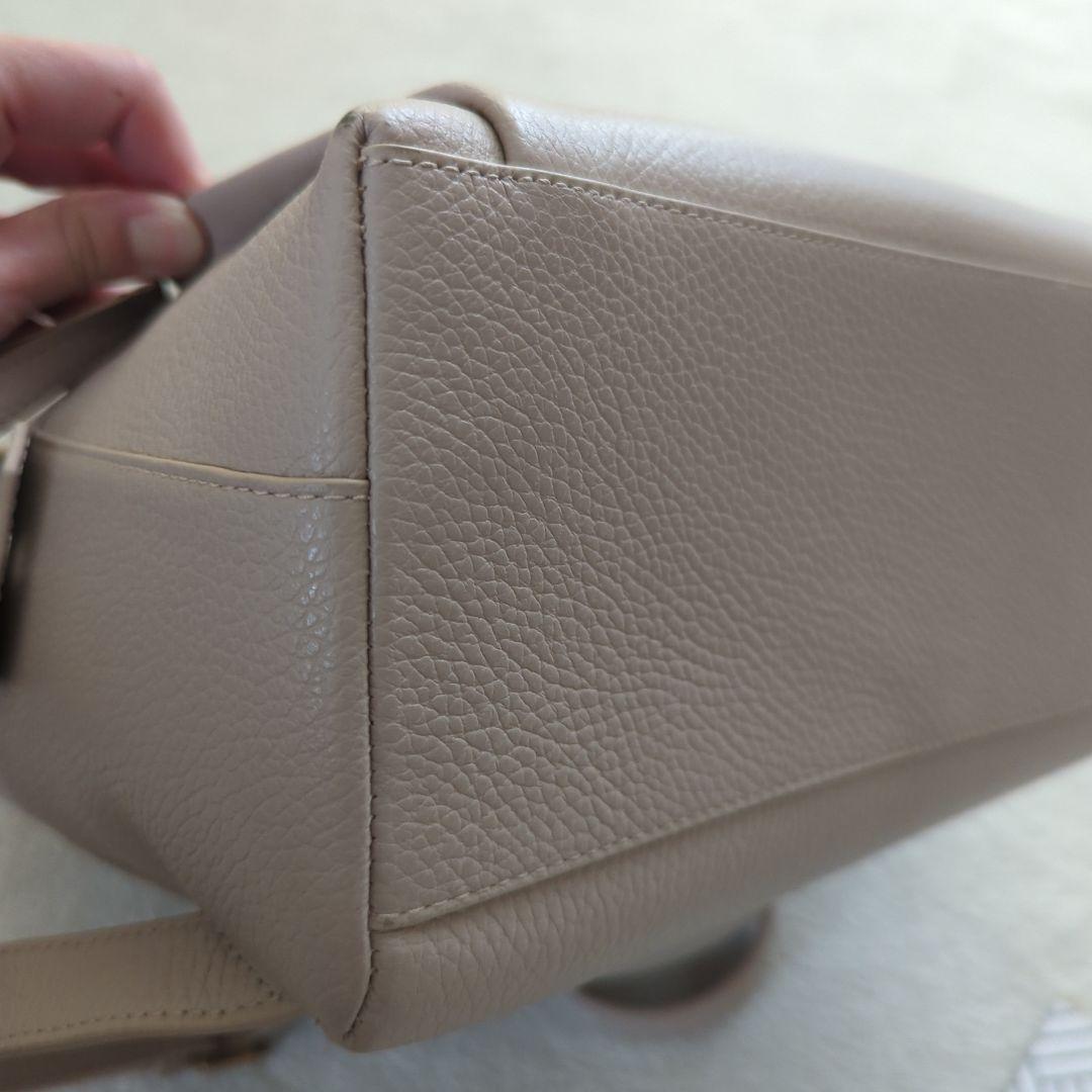 美品　フルラ　レザーリュック　ベージュ系
