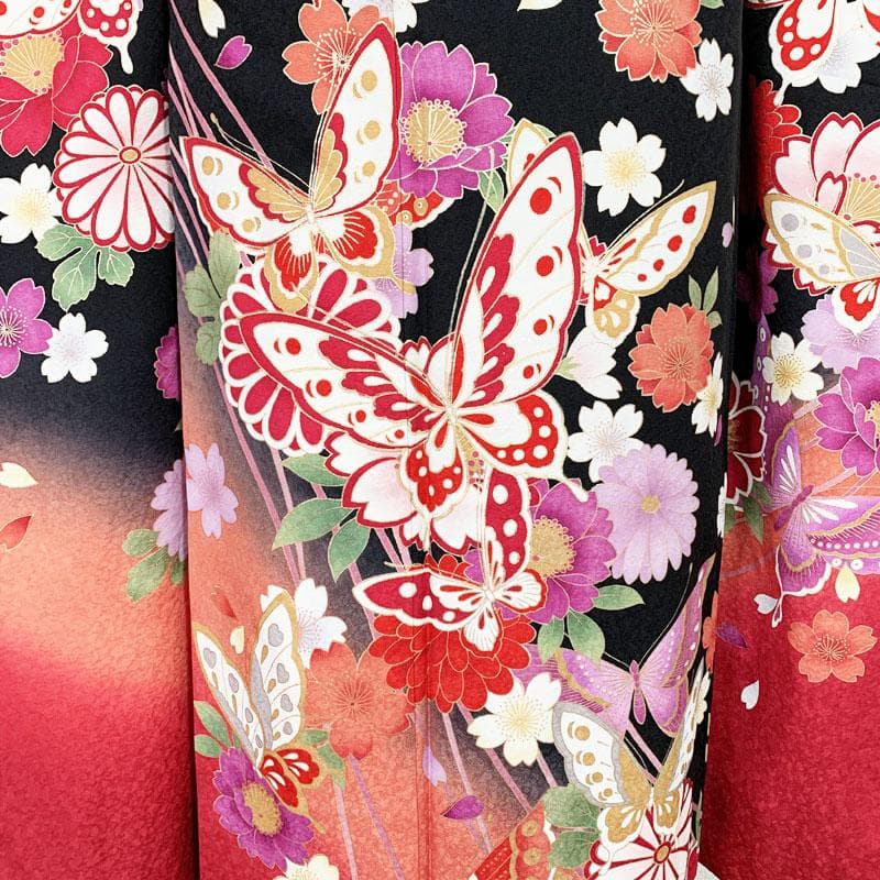 507z52, レース半衿☆人気！振袖 古典柄 金彩 地紋 蝶 赤×黒☆美品
