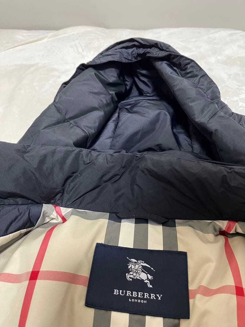 バーバリーロンドン美品黒色ビジネスダウンコート フード脱着