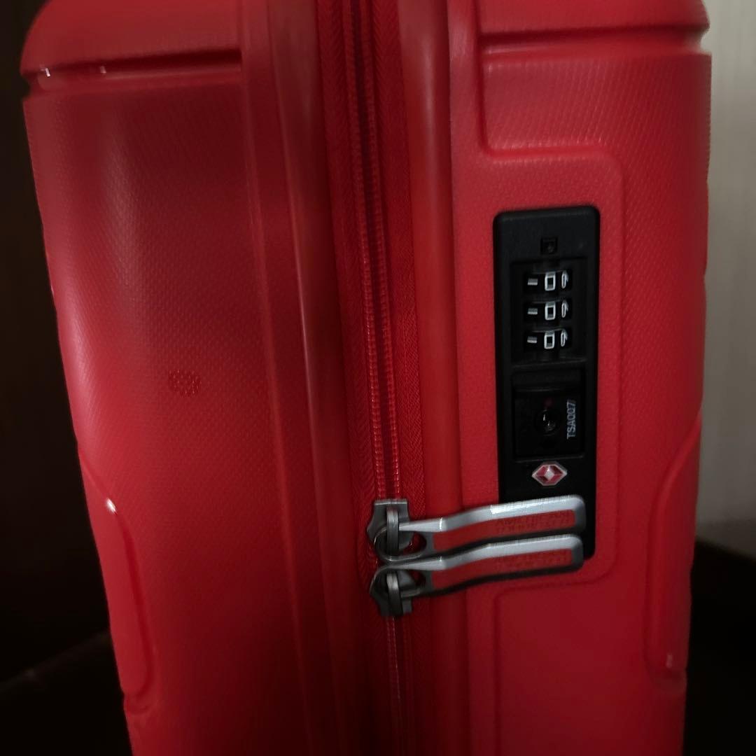 AMERICAN TOURISTER レッドキャリーケース　機内持ち込みサイズ