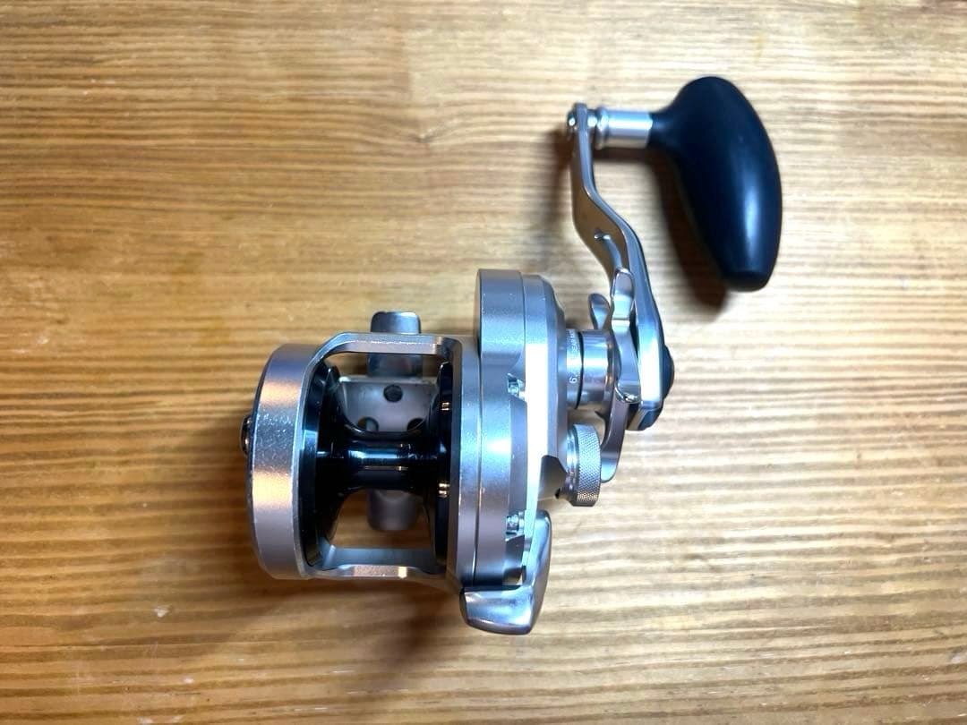 17オシアジガー1500HG 右巻き シマノ ジギング スロージギング