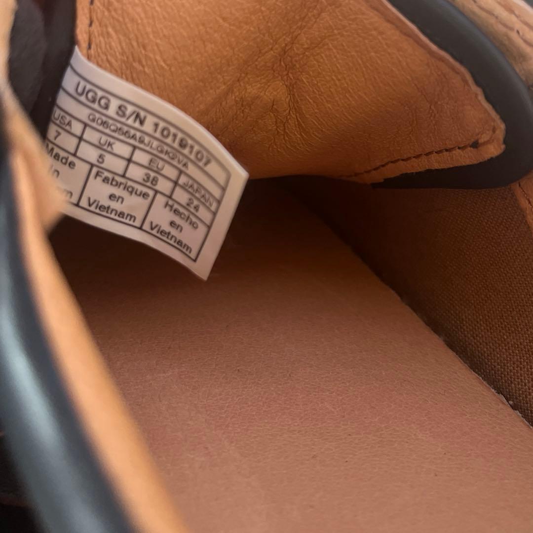 【未使用品】UGG W MILO ブラック 7 (24cm) レザースニーカー