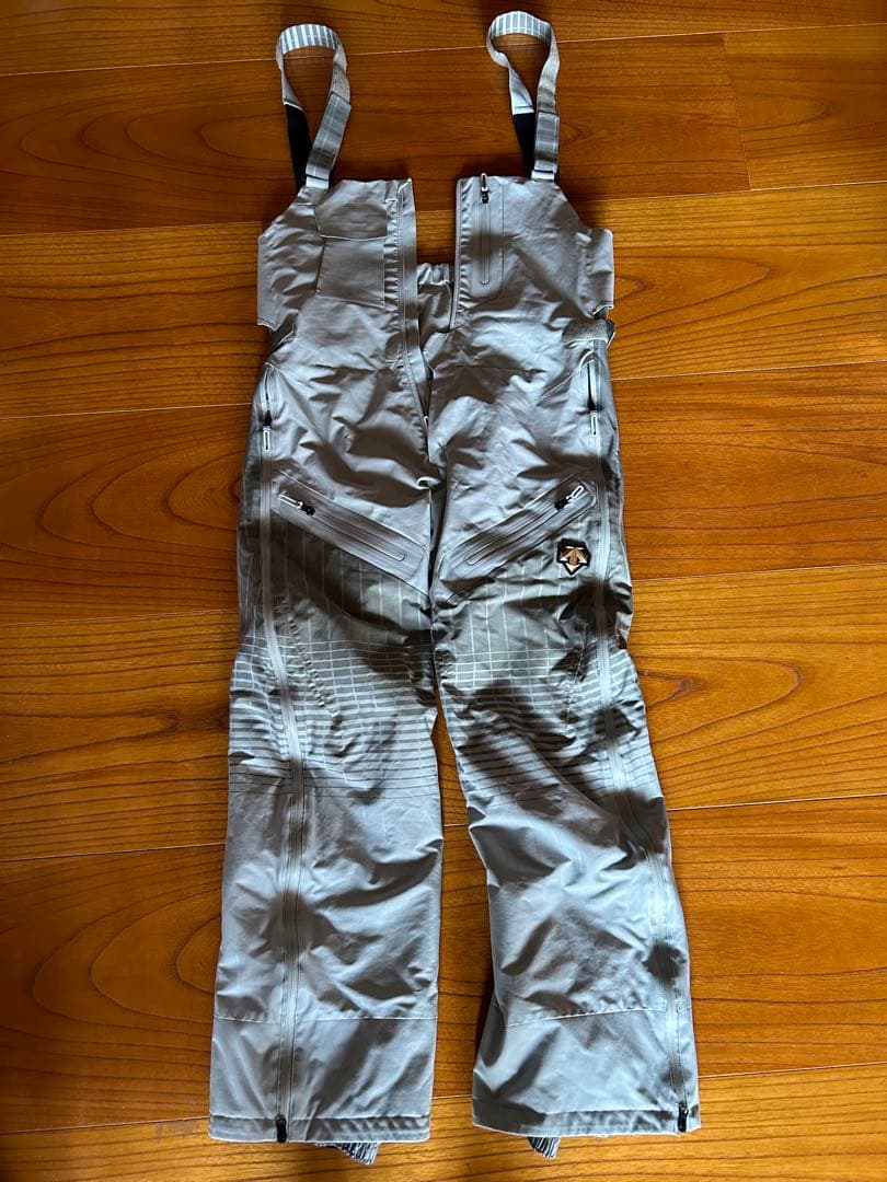 デサント日本国旗付きサイズOスキーウェア上下