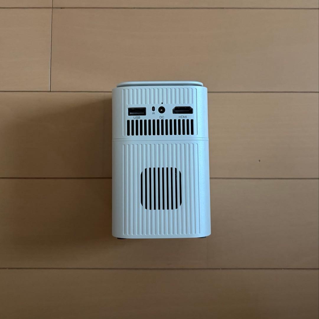 CINEMAGEmini シネマージュミニ ホワイト プロジェクター本体　三脚付