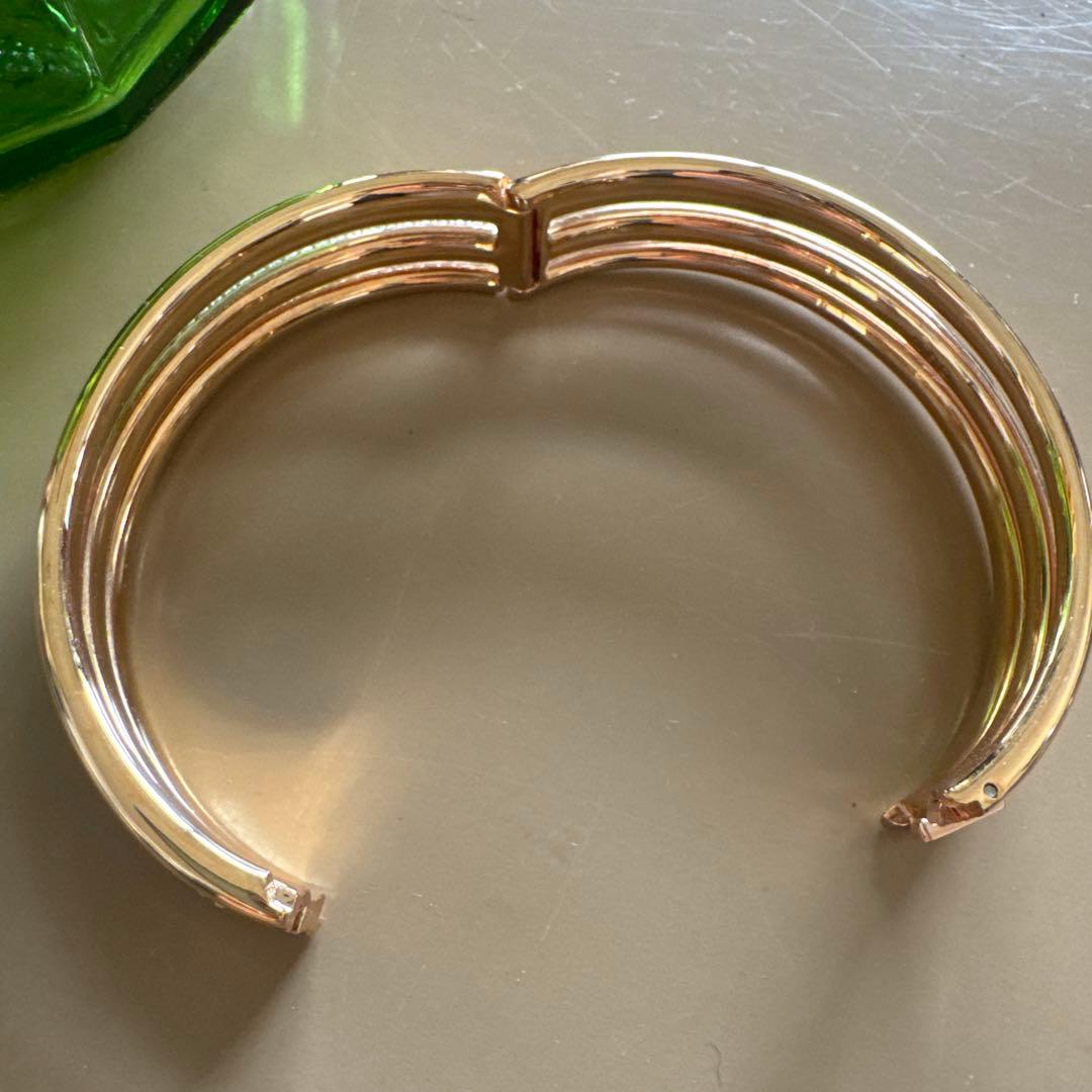 スワロフスキー　バングル　未使用品！