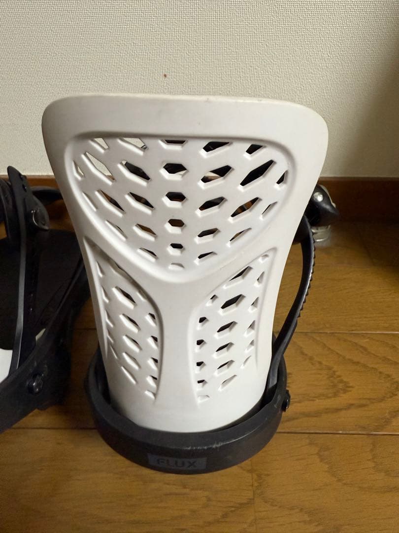 24-25モデル HOLIDAY POPLIVE FLUX PR