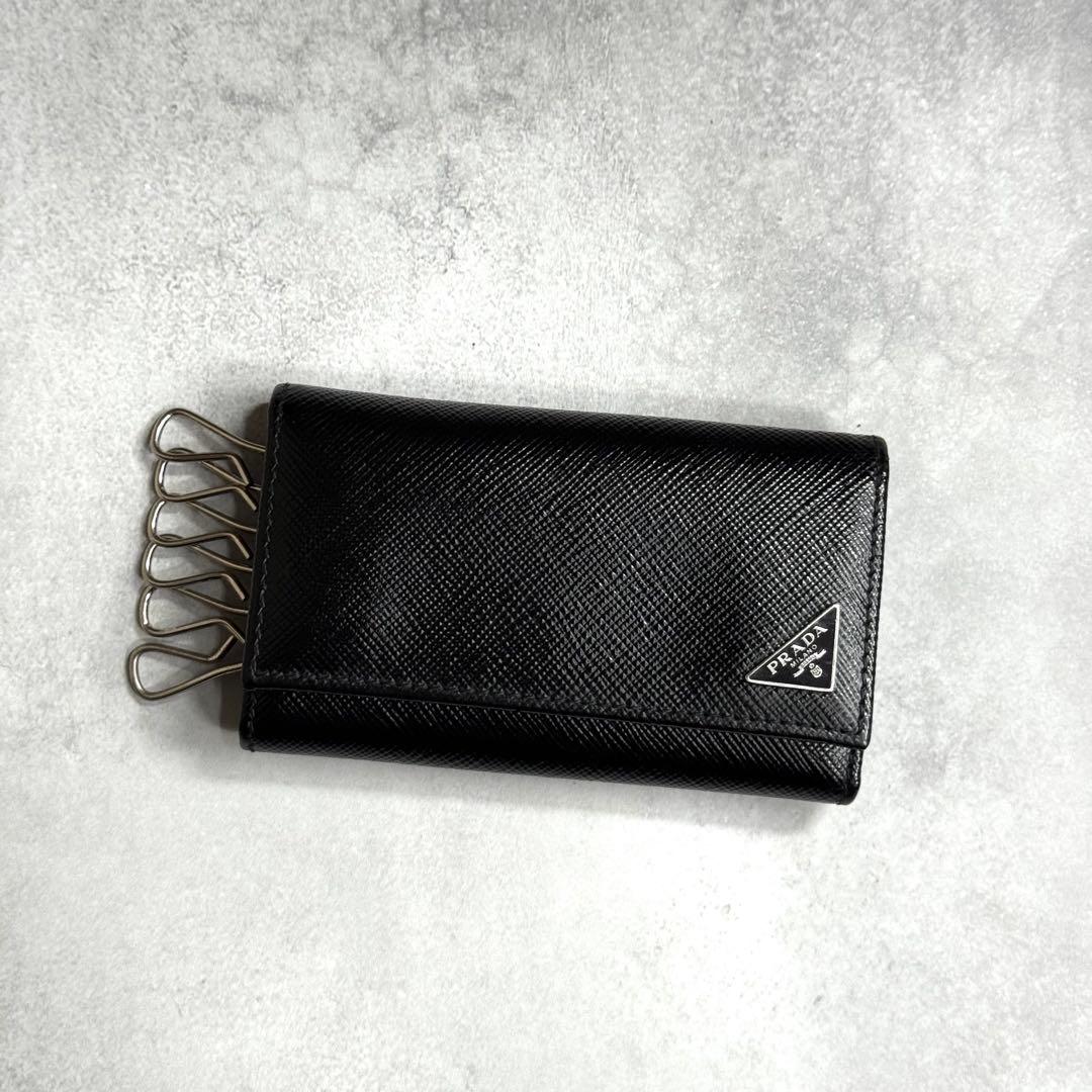 【美品】 PRADA プラダ / サフィアーノトライアングルキーケース ブラック
