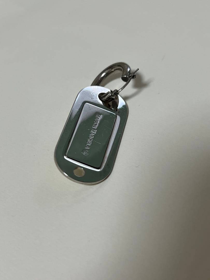 MAISON MARGIELA メタルプレートアクセサリーピアス