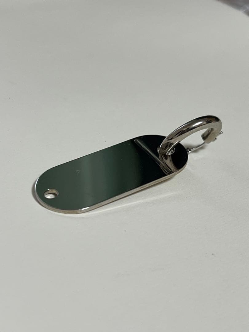 MAISON MARGIELA メタルプレートアクセサリーピアス