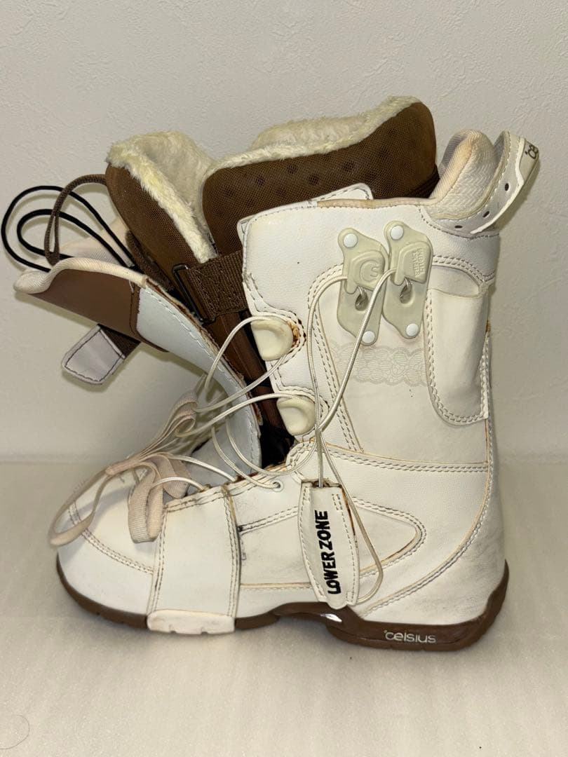 celsius スノーボードブーツ 女性用 ホワイト/ブラウン