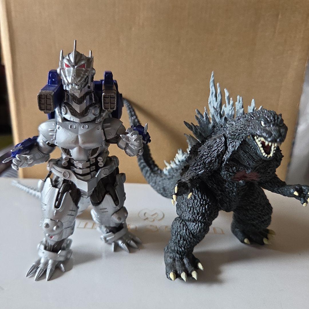 バンダイ究極大怪獣　02 アルティメットモンスターズ　ゴジラ　メカゴジラ