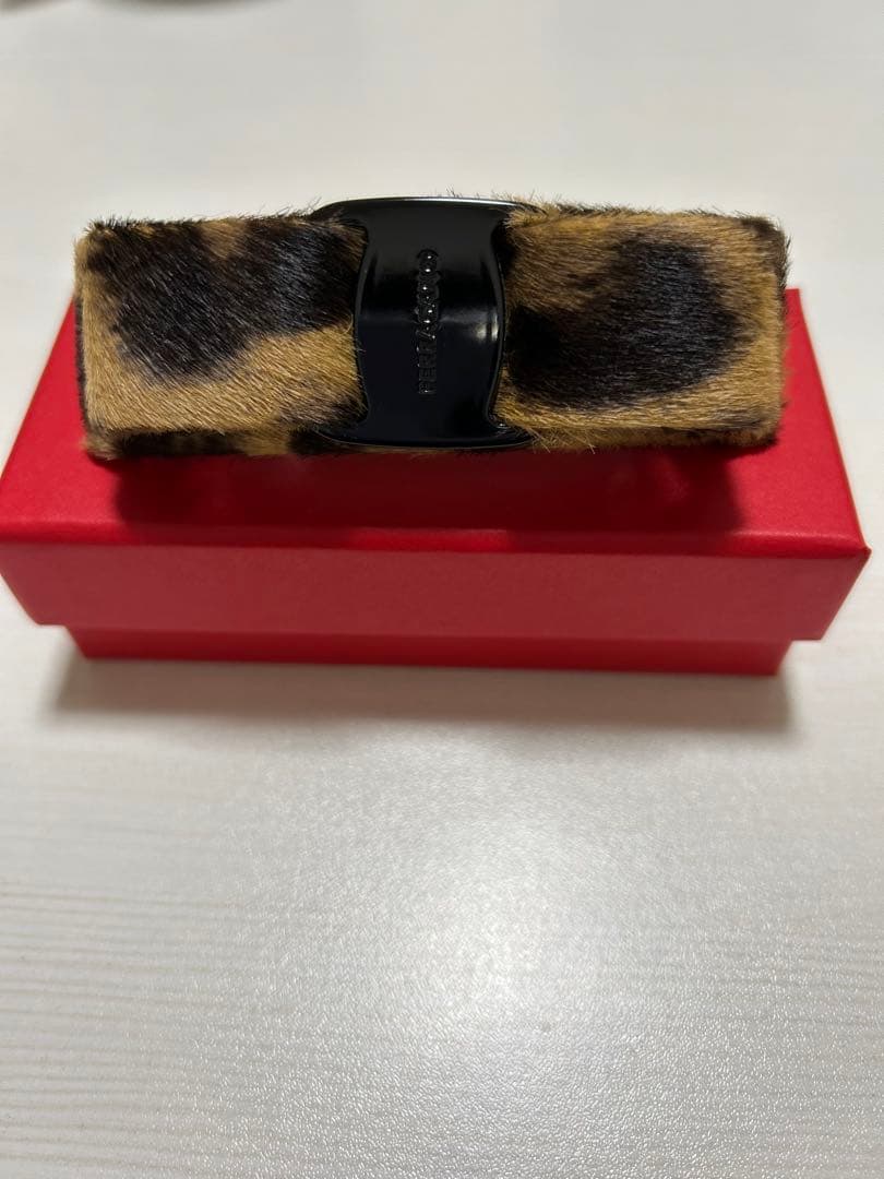 新品 FERRAGAMO フェラガモ バレッタ レオパード ヒョウ柄 - メルカリ