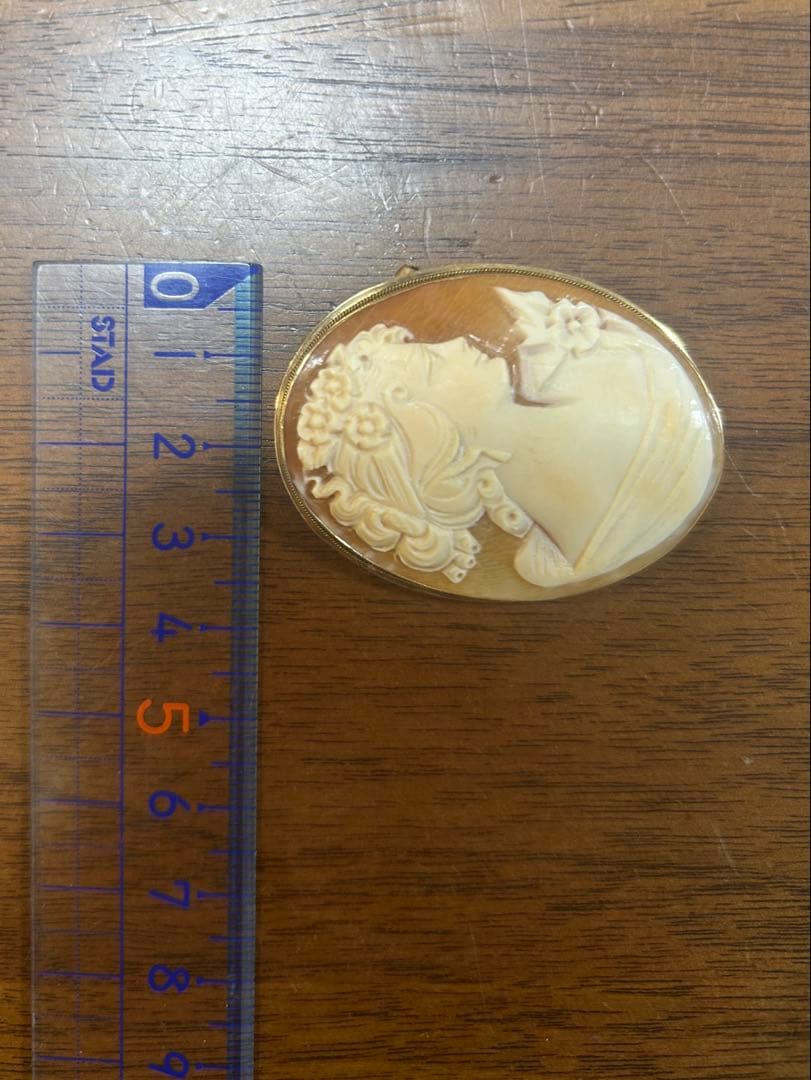 markさま専用Donadio ヴィンテージカメオブローチ K14とレプリカ