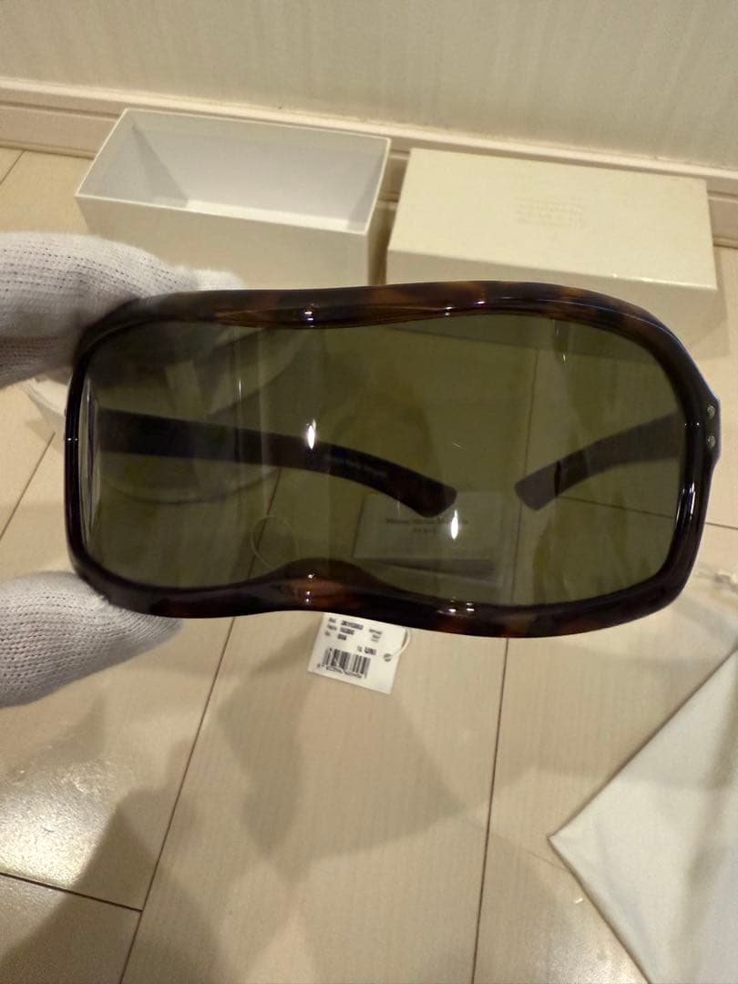 本人期　09ss マルジェラ　インコグニート　サングラス　8 ルックブック