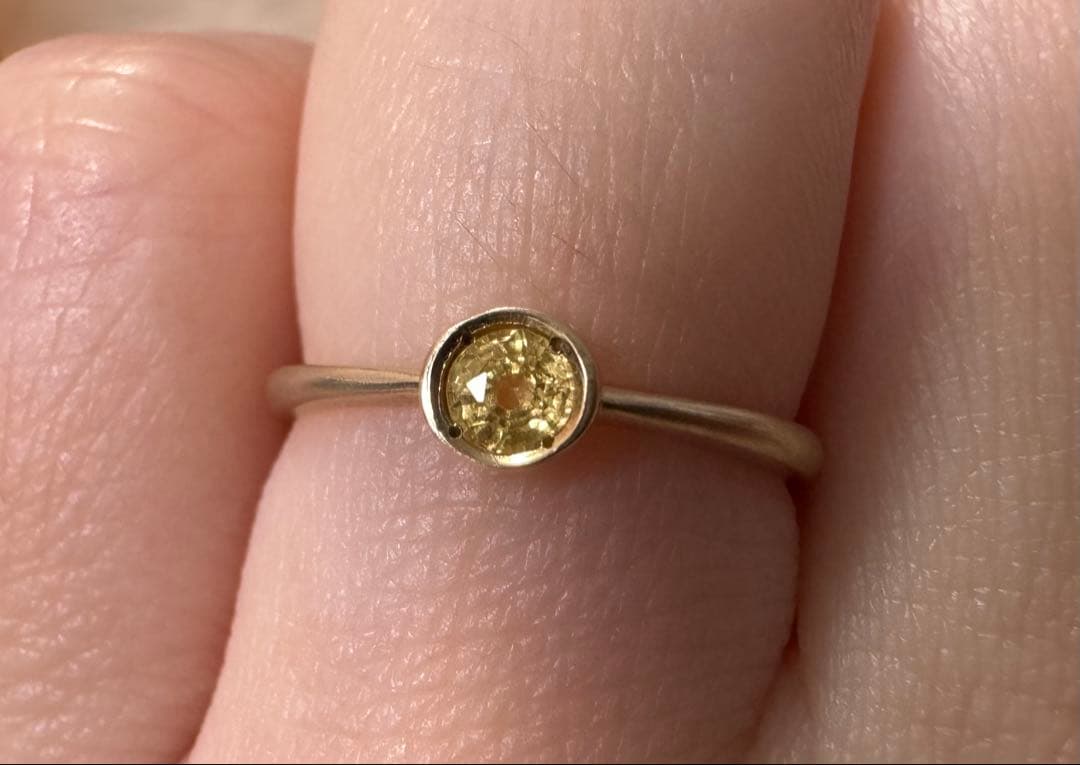 専用】イエローサファイアリング K10 YG ホーニング仕上げ 7号 - メルカリ