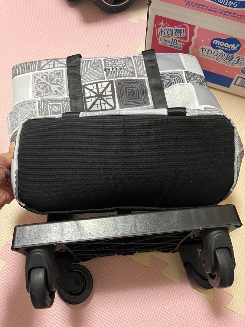 美品　SWANY 買い物　ショッピング　キャリーケース 専用カバー