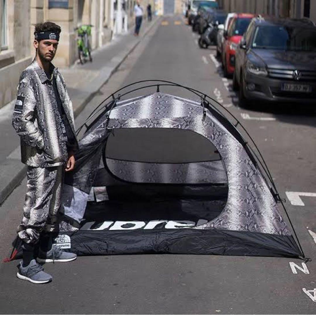 supreme テント　ノースフェイス