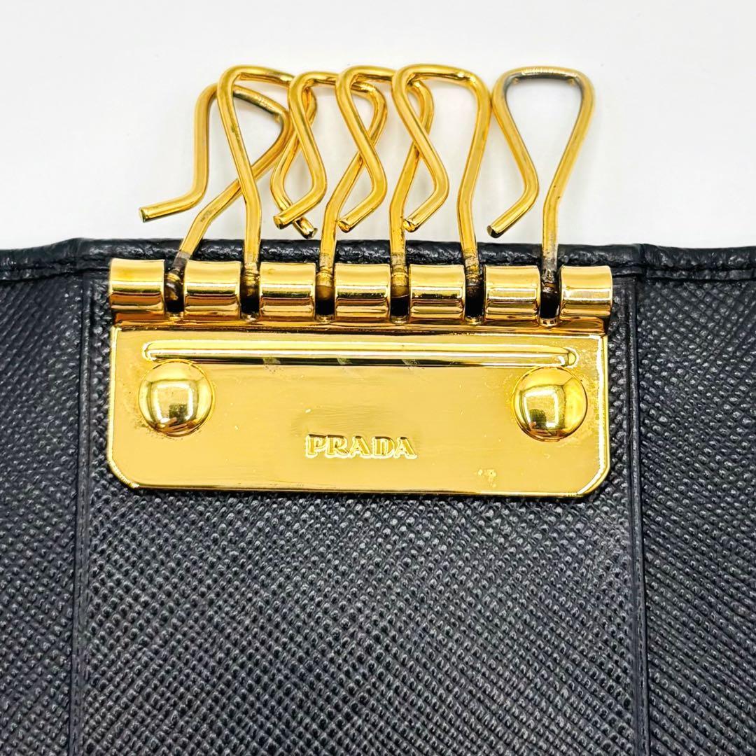 【美品】プラダ 6連キーケース レザー ゴールドロゴ ゴールド金具 ブラック